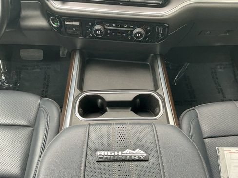 Used 2024 Chevrolet Silverado 3500 High Country AWD/4WD image 21