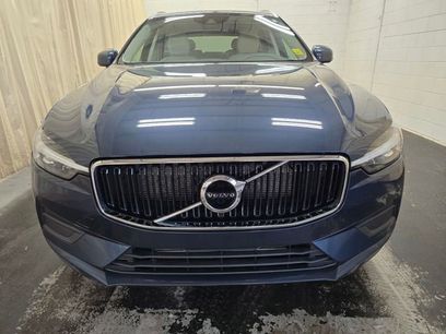 Used 2021 Volvo XC60 T5 Momentum