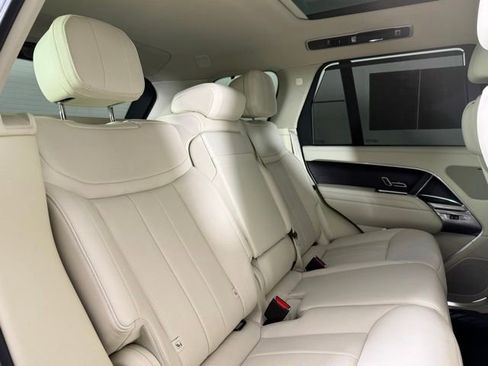 Used 2024 Land Rover Range Rover SE AWD/4WD image 29
