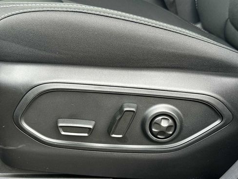 New 2025 Jeep Grand Cherokee Laredo image 14