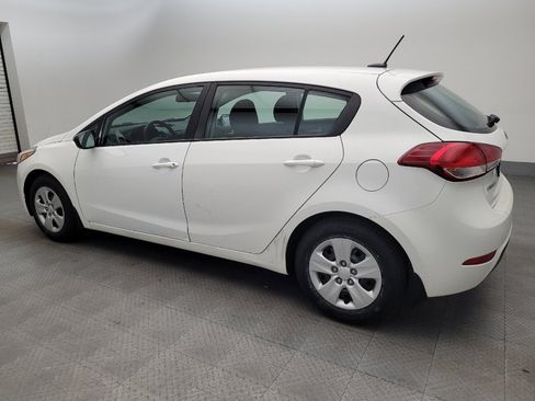 Used 2017 Kia Forte LX FWD image 3