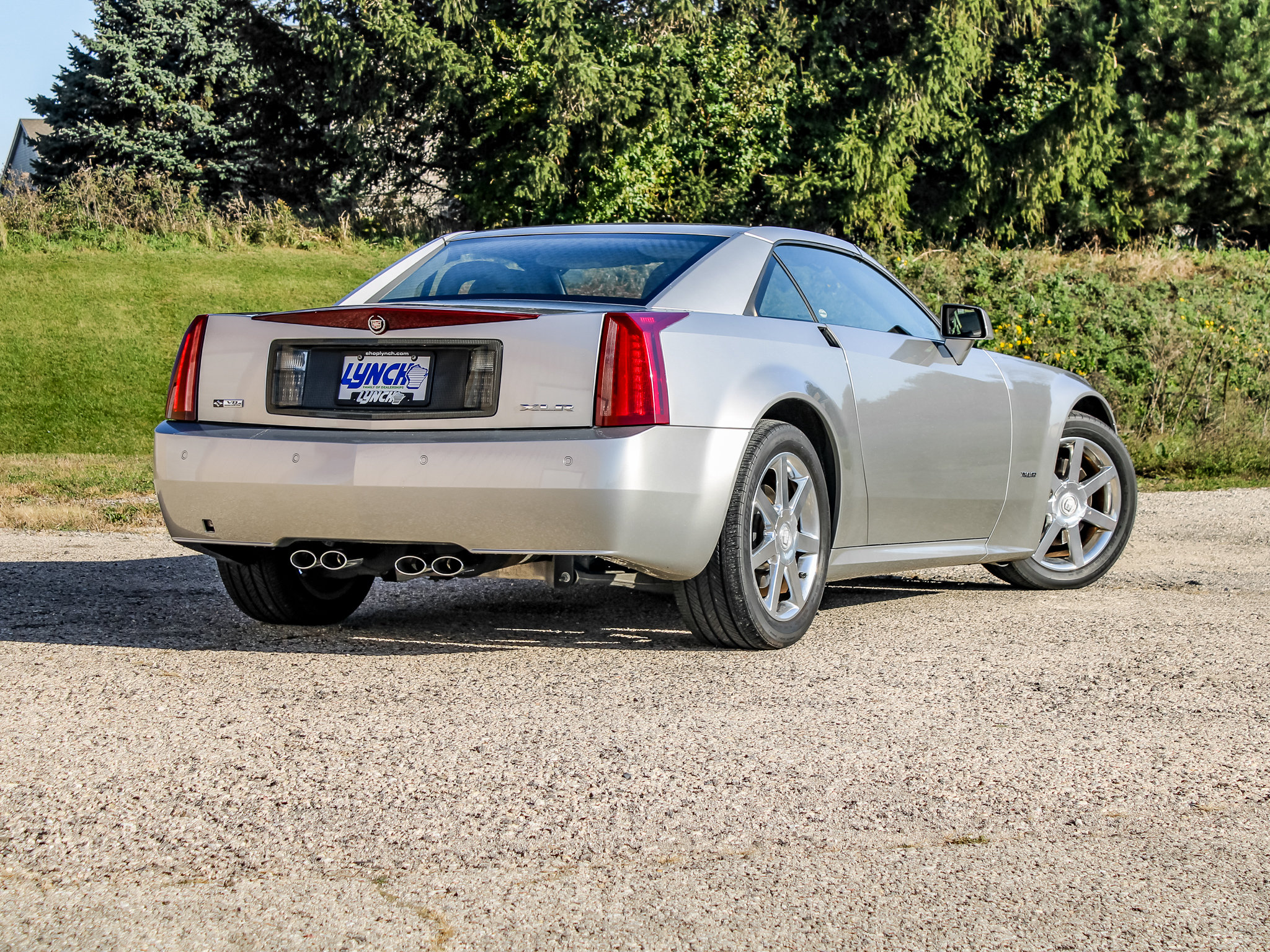 Used 2004 Cadillac XLR RWD image 10
