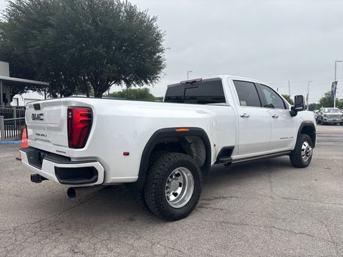 Used 2024 GMC Sierra 3500 Denali Ultimate AWD/4WD image 3
