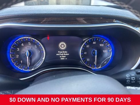 Used 2024 Chrysler Pacifica Limited FWD image 4