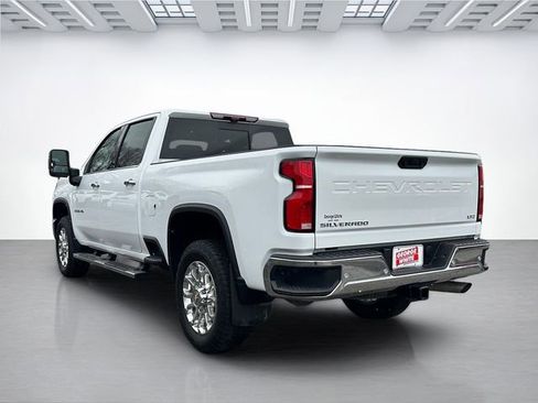 Used 2025 Chevrolet Silverado 2500 LTZ w/ LTZ Premium Package AWD/4WD image 6
