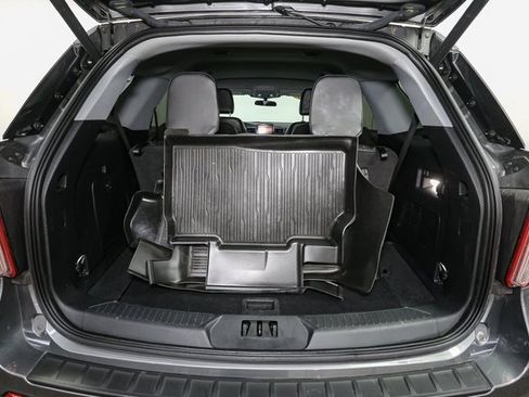 Used 2023 Ford Explorer XLT w/ Equipment Group 202A image 11