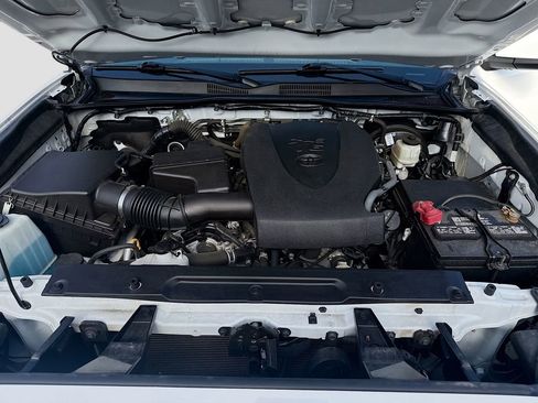 Used 2021 Toyota Tacoma SR5 w/ Blackout Package (TMS) image 27