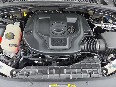 Used 2023 Jeep Grand Cherokee L Overland w/ Advanced Protech Group III image 27