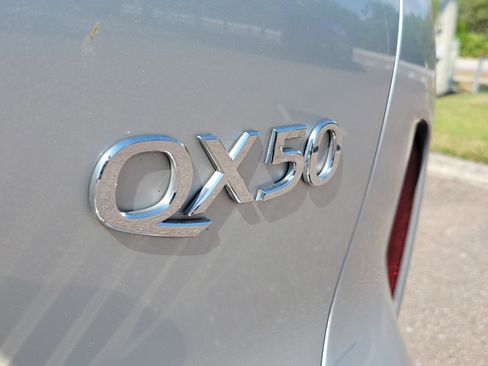 Certified 2019 INFINITI QX50 Essential w/ Premium Heat Package image 7
