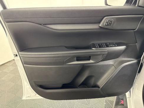 Used 2025 Ford Ranger Raptor AWD/4WD image 31
