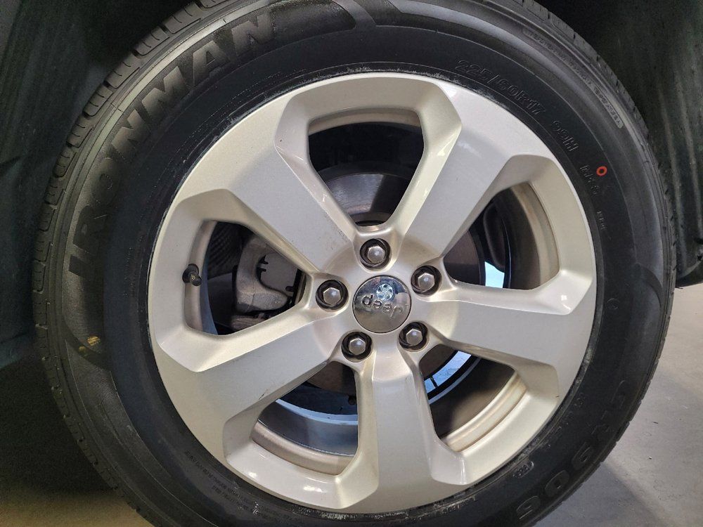 Used 2018 Jeep Compass Latitude w/ Popular Equipment Group FWD image 31