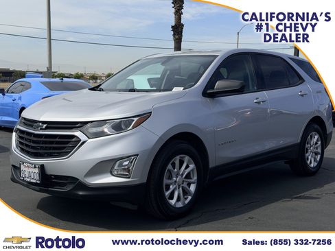 Used 2019 Chevrolet Equinox LS w/ LS Convenience Package FWD image 3