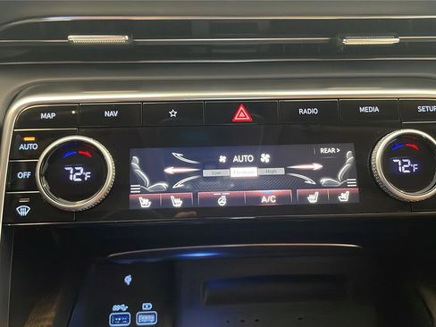 Used 2024 Genesis GV80 2.5T w/ Prestige Package AWD/4WD image 18