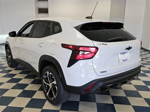 New 2026 Chevrolet Trax RS w/ Sunroof Package image 5