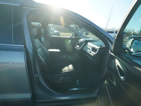 Used 2023 GMC Acadia SLT image 21