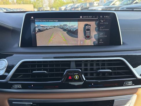 Used 2022 BMW 750i xDrive w/ Executive Package AWD/4WD image 19