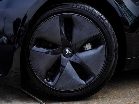 Used 2018 Tesla Model 3 Long Range image 3