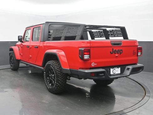 Used 2021 Jeep Gladiator Sport AWD/4WD image 4