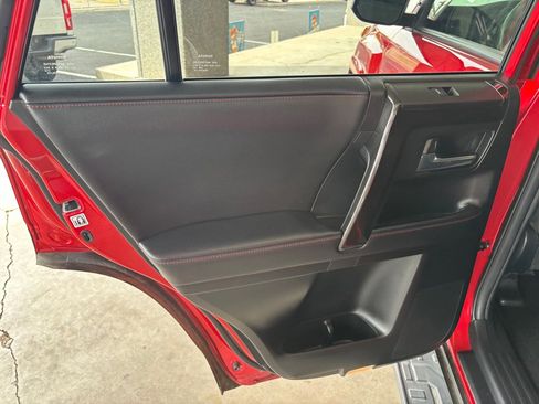 Used 2024 Toyota 4Runner TRD Off-Road image 23