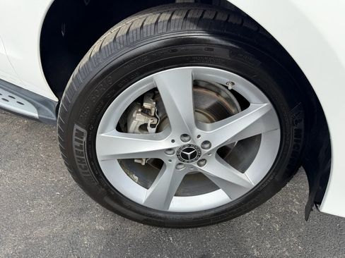 Used 2018 Mercedes-Benz GLE 350 GLE 350 Sport Utility 4D w/ Premium 1 Package image 57