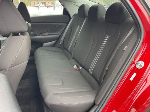 Certified 2024 Hyundai Elantra SEL image 19