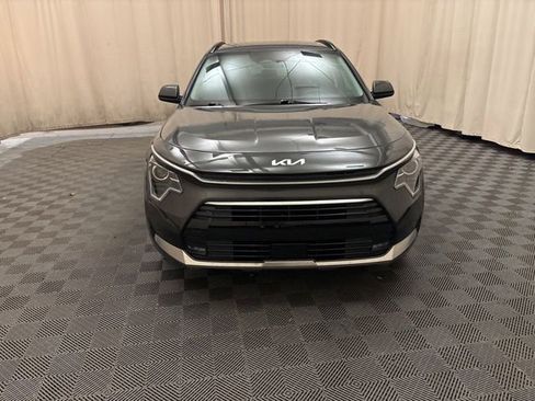 Certified 2023 Kia Niro EX Touring FWD image 2
