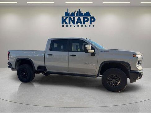 Used 2026 Chevrolet Silverado 2500 ZR2 AWD/4WD image 6