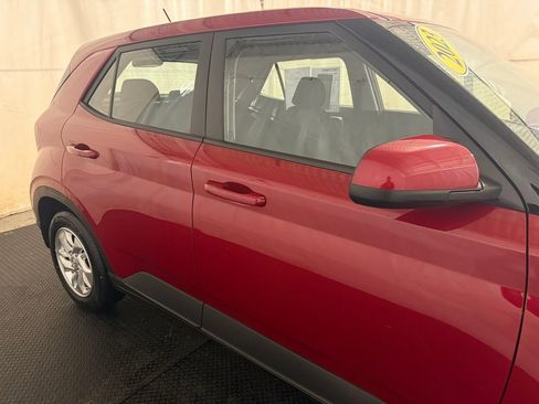 Certified 2023 Hyundai Venue SE image 13