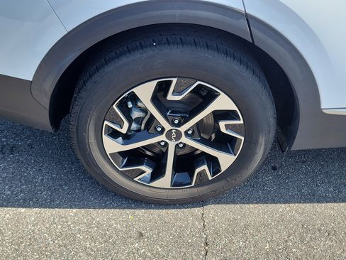 Used 2023 Kia Sportage EX FWD image 40