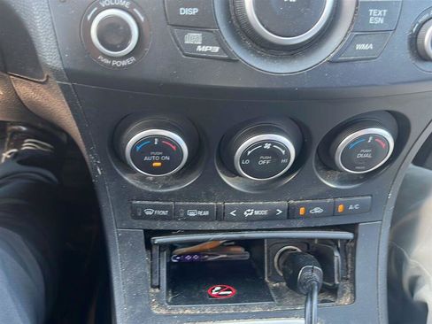 Used 2013 MAZDA MAZDA3 i Touring FWD image 22