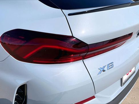 Used 2025 BMW X6 xDrive40i w/ Climate Comfort Package image 27