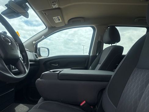 Certified 2022 Nissan Titan SV RWD image 36
