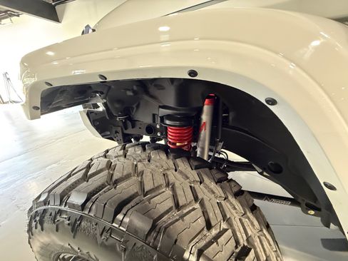 Used 2025 Jeep Wrangler Sport AWD/4WD image 9