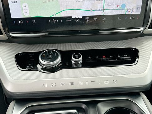 New 2026 Ford Expedition Active RWD image 12