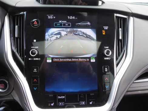 Used 2021 Subaru Outback Limited image 3