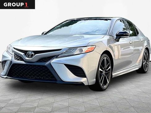 Used 2019 Toyota Camry XSE FWD image 1
