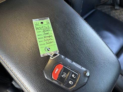 Used 2020 Jeep Wrangler Unlimited Sahara image 28