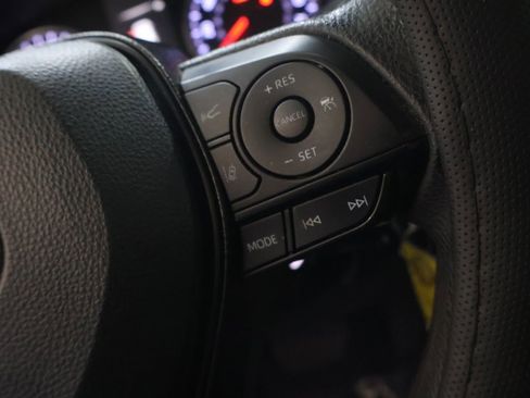 Used 2020 Toyota RAV4 LE FWD image 20