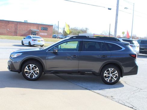 Used 2020 Subaru Outback Limited image 9