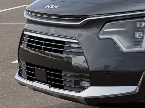 New 2025 Kia Niro SX Touring image 12