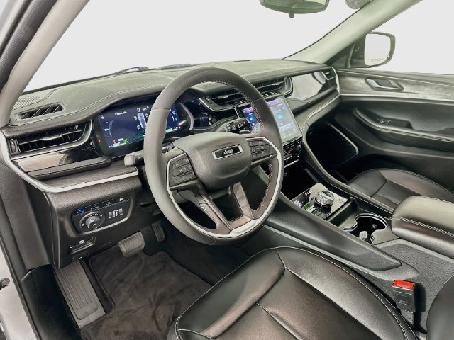Used 2023 Jeep Grand Cherokee 4WD 4xe image 22