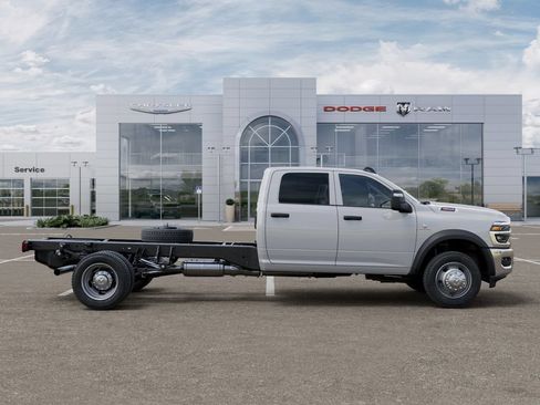 New 2026 RAM 4500 Tradesman w/ Chrome Appearance Group AWD/4WD image 22