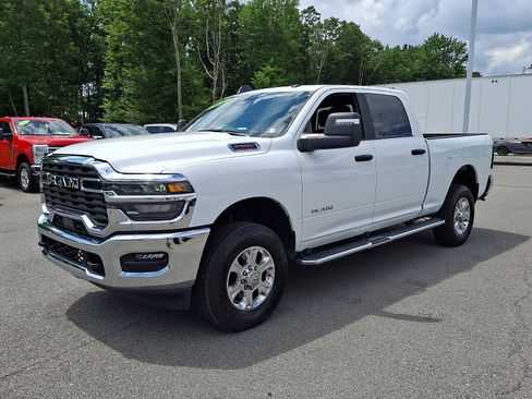 Used 2026 RAM 2500 Big Horn AWD/4WD image 3