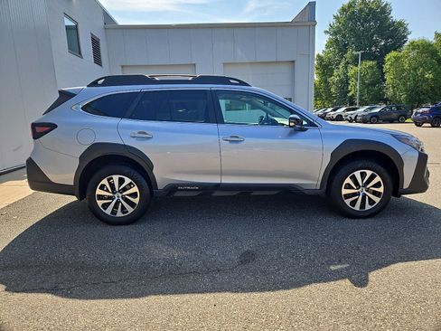 Used 2025 Subaru Outback Premium AWD/4WD image 7