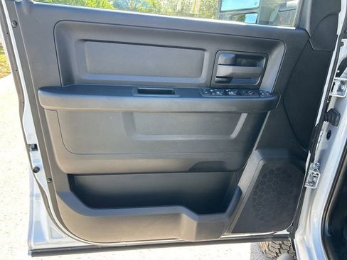 Used 2024 RAM 2500 Tradesman w/ Chrome Appearance Group image 16