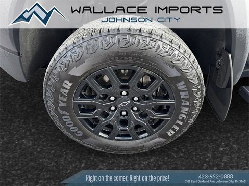 Used 2024 Chevrolet Colorado Trail Boss w/ Technology Package image 9