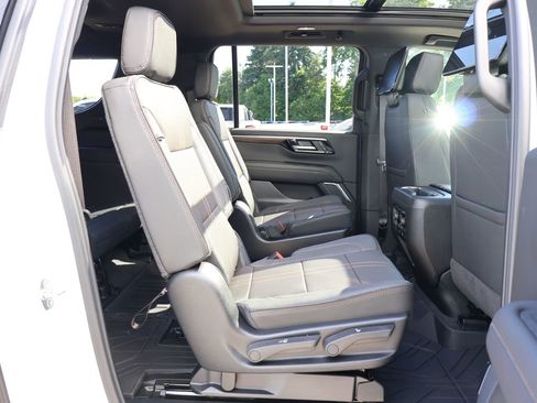 New 2026 Chevrolet Suburban High Country AWD/4WD image 42