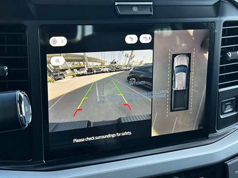 New 2026 Ford F250 XLT w/ XLT Premium Package AWD/4WD image 18