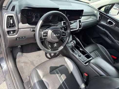 Used 2023 Kia Sorento S w/ Panoramic Sunroof Package FWD image 19