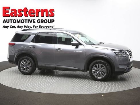 Used 2025 Nissan Pathfinder SV FWD image 47